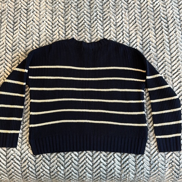 Sweater - Picture 4 of 8